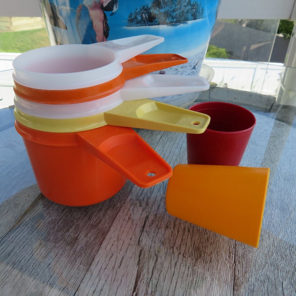 Tupperware Measuring Cups Vintage